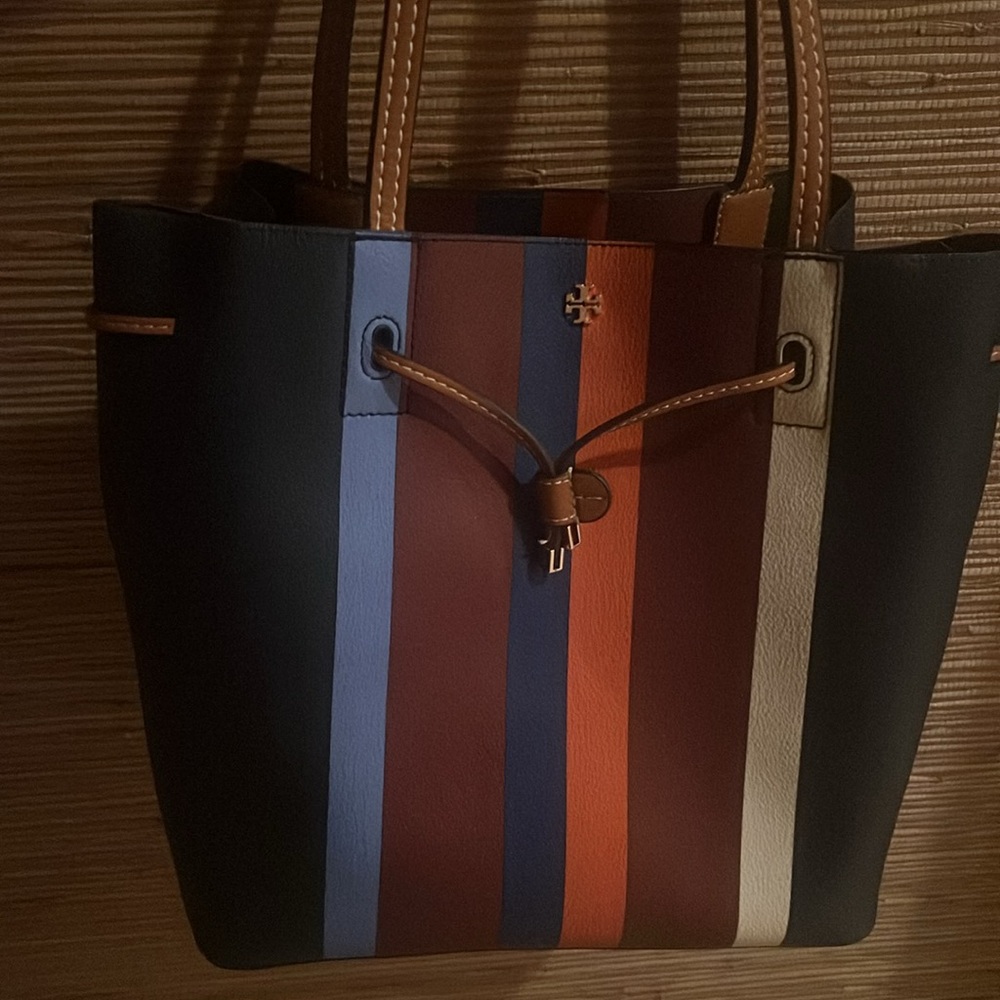 TORY BURCH 
Blue , multicolor stripe leather Kerrington bucket bag /gold-tone - Picture 12 of 17